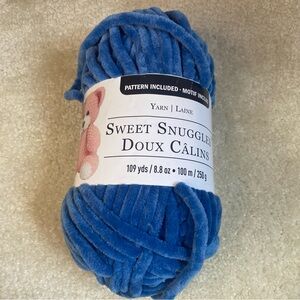 Sweet Snuggles Yarn, 8.8 oz, color Denim